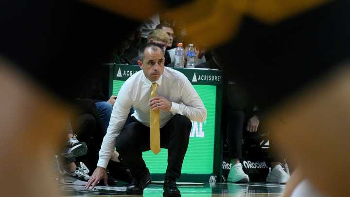 Iowa's Ben McCollum lost by 19 points Tuesday; how rare is that?