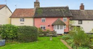 Three-bedroom cottage for sale in Dennington at £350,000