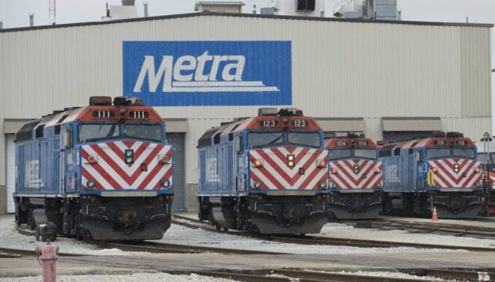 Metra BNSF train strikes vehicle in Hinsdale, woman injured