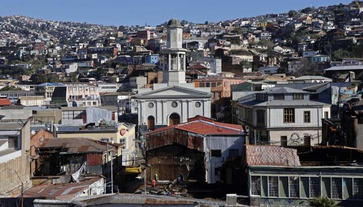 ¿Comienza la recuperación del Barrio Puerto de Valparaíso? Subdere financiará compra de terrenos clave para realizar obras urbanas