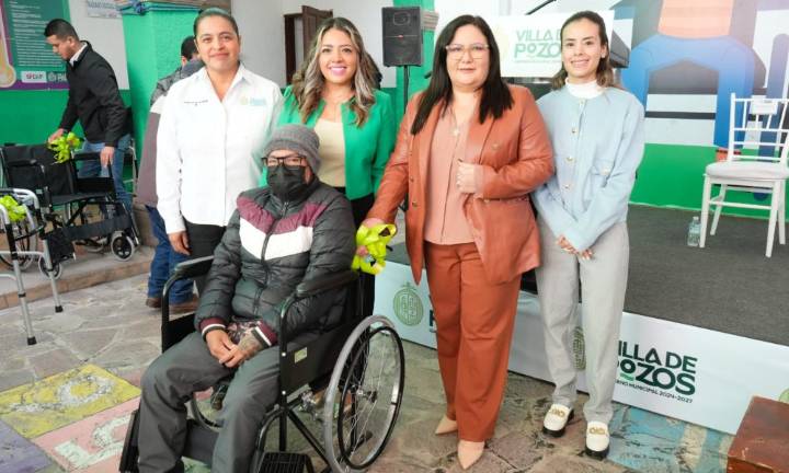 Villa de Pozos entrega apoyos a personas con discapacidad