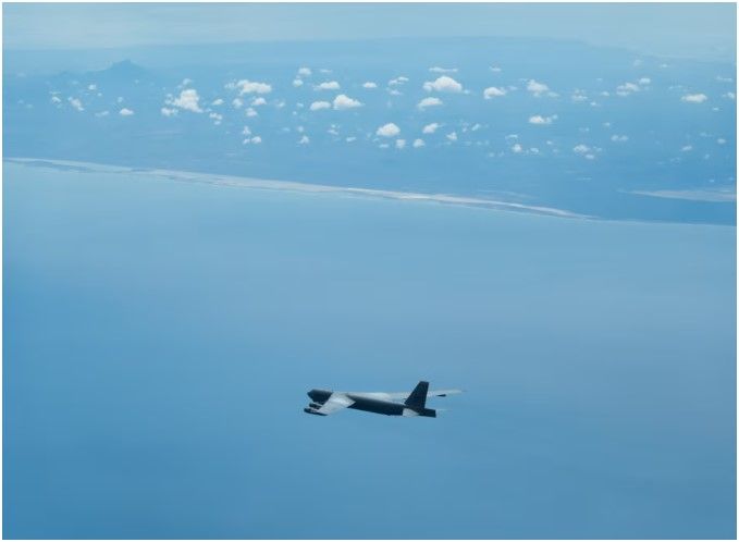 Dos bombarderos B-52 de Estados Unidos volvieron a sobrevolar el Caribe cerca de Venezuela en medio de la tensión bilateral