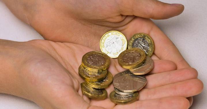 DWP pensioners Christmas bonus should rise to £180, campaign says