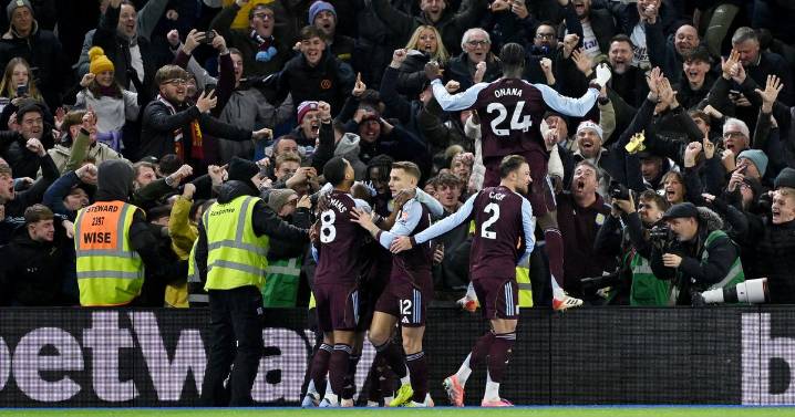 Why Unai Emery ripped off his coat in 4