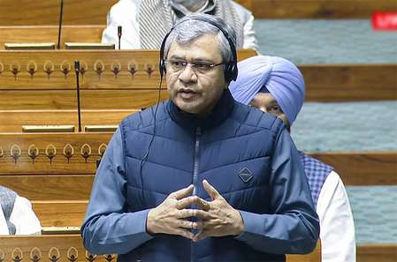 Railways expands Vande Bharat services with 164 trains running: Ashwini Vaishnaw