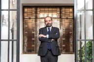 Alfonso Bullón de Mendoza, presidente de CEU San Pablo: "Si Pedro Sánchez está dispuesto a asumir el coste de llevar a su hija a la universidad privada por algo será"