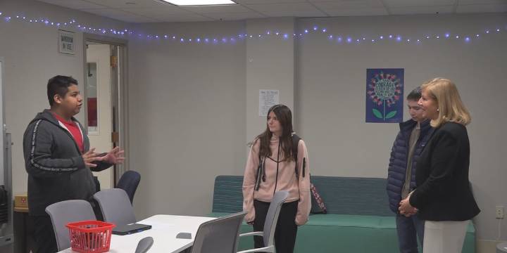 Virginia Education Secretary visits Roanoke College for update on lab school