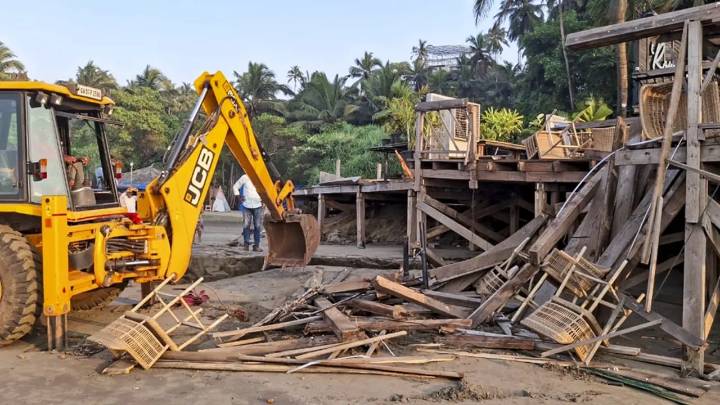 Part of Romeo Lane restaurant in Vagator demolished after Goa club fire