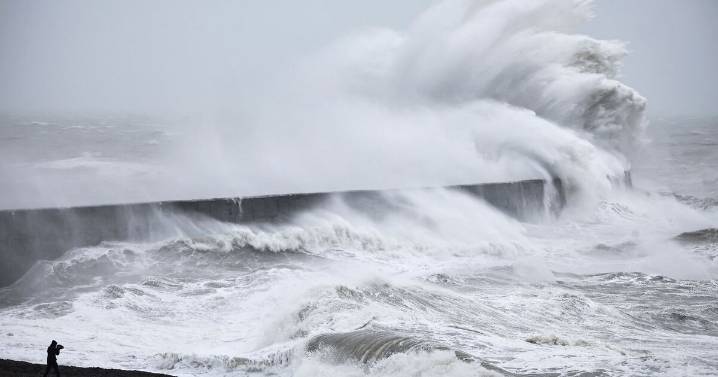 UK floods LIVE: Met Office amber warning and 'danger to life' alert 