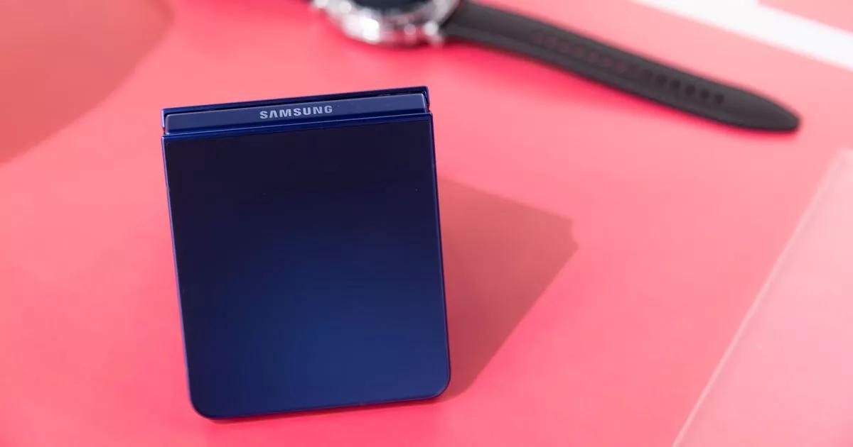 Sky launches 'lowest price ever' on Samsung Galaxy Z Flip7 in time for Christmas