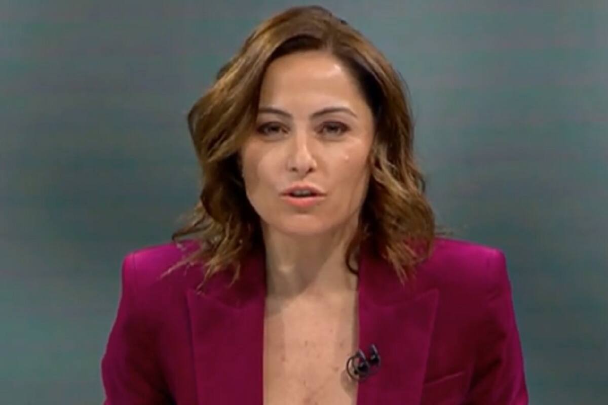 Constanza Santa María aclara pregunta a Jeannette Jara tras error en certificado sobre multas del TAG