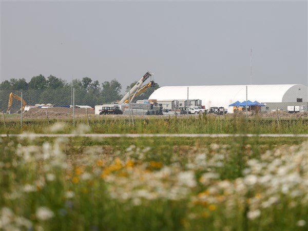 Land use meeting lacking data center info, Wood County attendees say