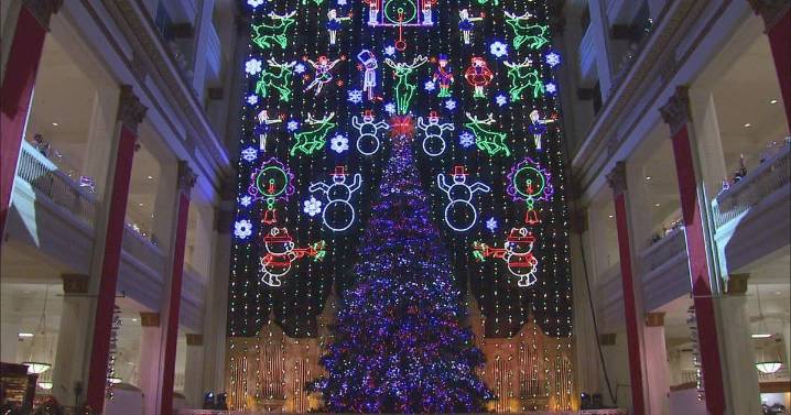 Where to see Christmas lights, holiday events and more in the Philadelphia area this year
