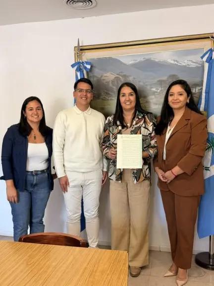 Aluminé formalizó la entrega del título de propiedad a la Escuela Infantil Nº 20