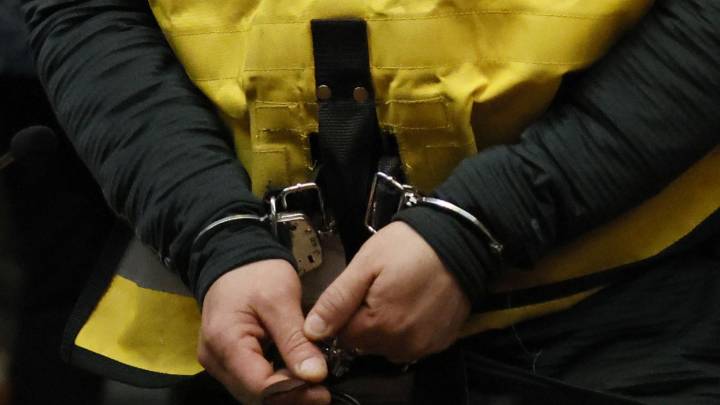 La víctima tiene Alzheimer: Nochero acusado de abusar a mujer de 93 años en hogar de ancianos queda en prisión preventiva