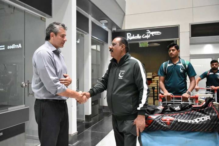 La Selección masculina de Hockey de Pakistán arribó a Santiago del Estero