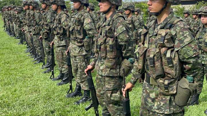 Militares retirados exigen respuestas al Ejército por presuntas fallas en ascensos y salud mental