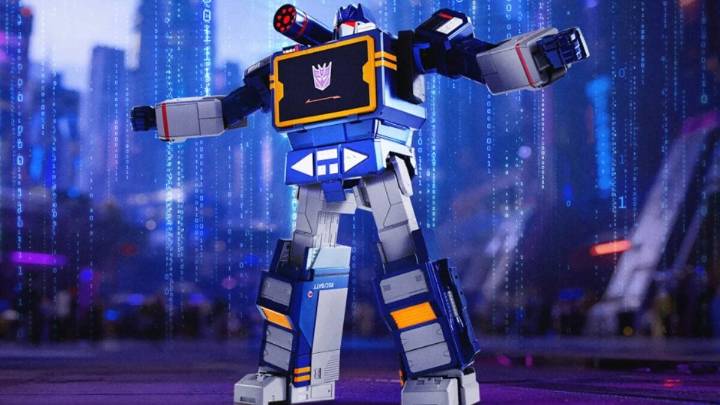 Behold: A Transformer That Turns Into a Working Bluetooth Speaker and Tape Deck