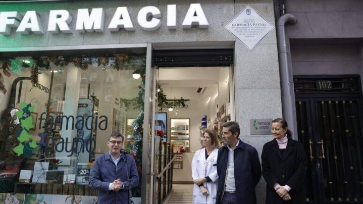 Una farmacia centenaria de Arganzuela se hace plenamente accesible con apoyo del Plan Adapta