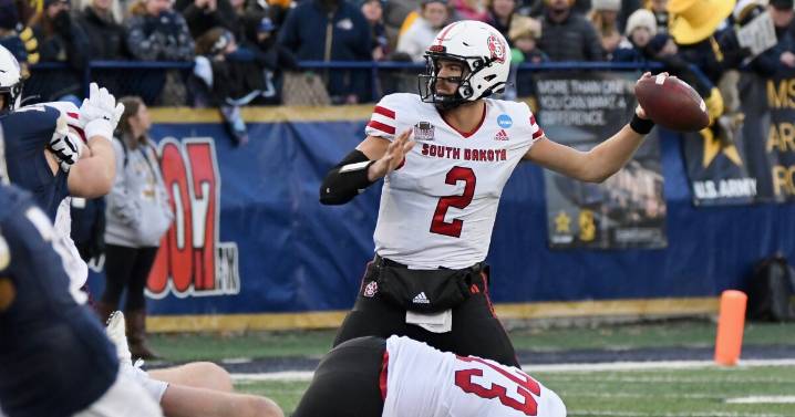 South Dakota riding momentum into FCS playoff quarterfinal against Montana