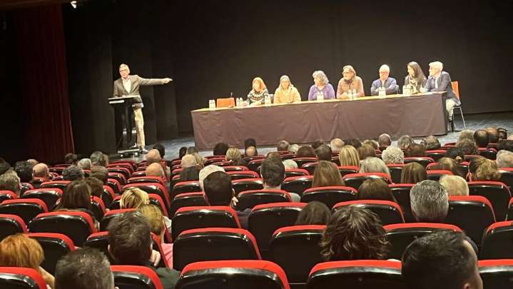 "Parece que hay una posible solución", cautela y esperanza tras la reunión con los vecinos de Santa Clara