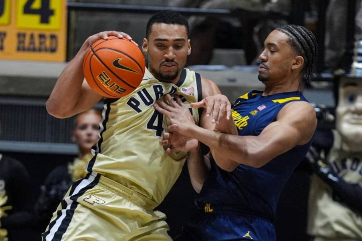 Oscar Cluff scores 22, Braden Smith reaches new milestone as No. 6 Purdue beats Marquette 79