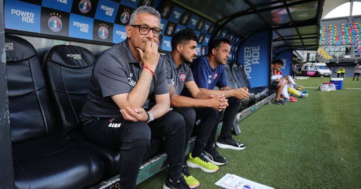 “Valoramos profundamente su trabajo”: Ñublense comunica la salida de Ronald Fuentes