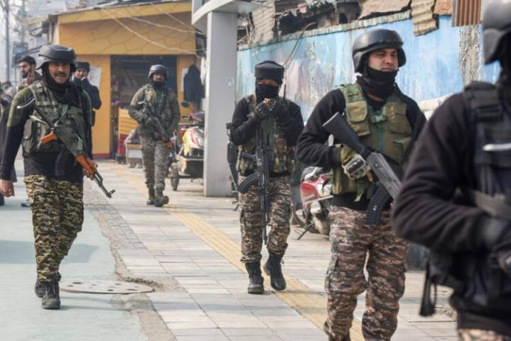 Cases Against Srinagar Hotels, Home Stays, Houseboats For Foreigner Norms Violations