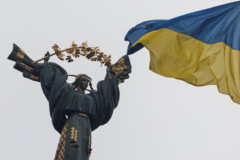 Ukraine offers bond swap on $3.2 billion GDP warrants in bid to emerge from default