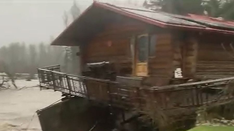 Elderly couple loses home to raging Nooksack River