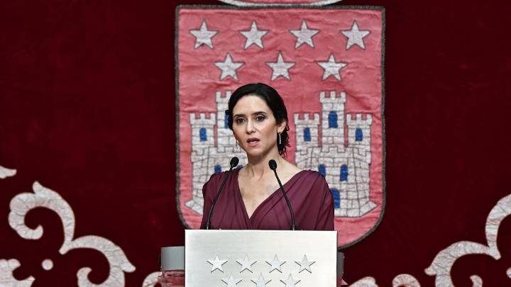 El Gobierno de Ayuso pagó 2.354 millones más de lo presupuestado a Quirón y Ribera Salud en sus seis años en el poder