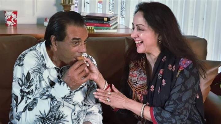 Bollywood ‘Our Happy Together Moments’: Hema Malini Pens Emotional Note for Husband Dharmendra on His 90th Birth Anniversary (View Pics)