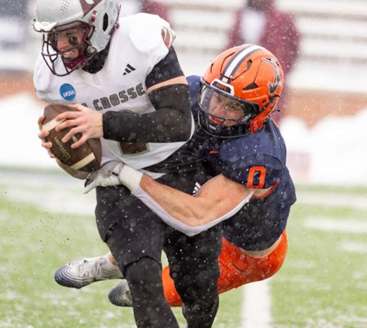 Late-blooming, QB-booming Liam Danitz turns 15 sacks into All