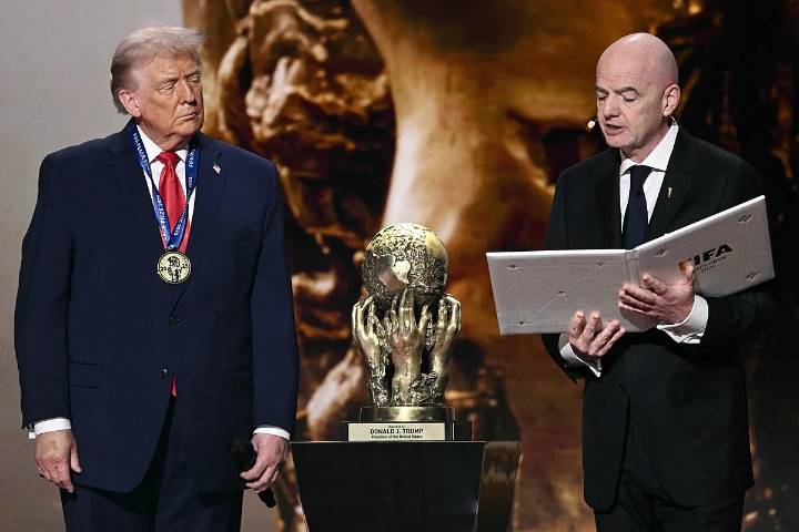 Trump acapara el protagonismo en el sorteo del Mundial: un premio FIFA de la Paz a su medida y sus artistas favoritos en el escenario