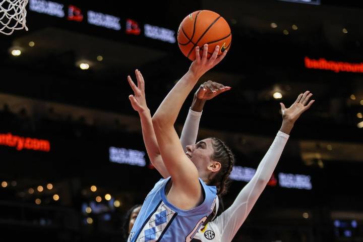 Deadspin | Women's Top 25 roundup: No. 12 North Carolina tops Columbia with big second half