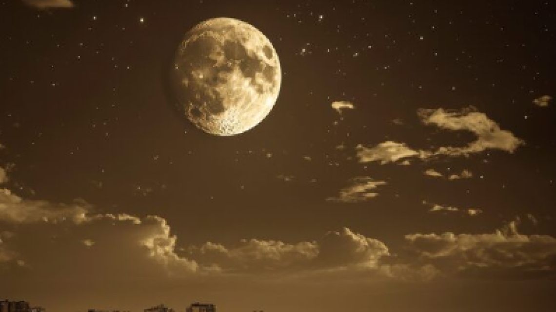 Calendario lunar diciembre 2025, cuándo será la Luna llena y las demás fases