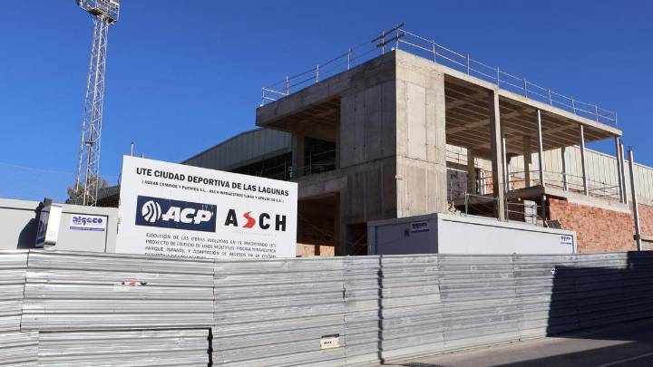 Cinco empresas optan a terminar las obras de la ciudad deportiva de Las Lagunas de Mijas