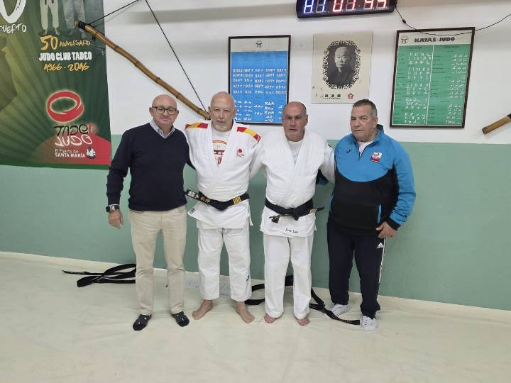 Manuel Rodríguez Rique y José Luis López Martín Arroyo reciben el cinturón negro 5º DAN