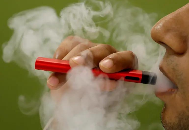 Quitan castigo por uso, consumo y portación de vapeo