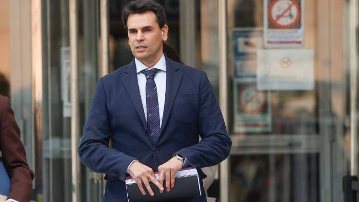 González Amador usa un apellido falso en la empresa Quirón Salud