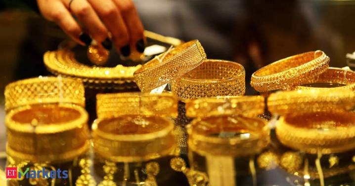 Gold prices hold near Rs 1.30 lakh as traders brace for a Fed rate cut. Is a breakout above Rs 1.31 lakh next?