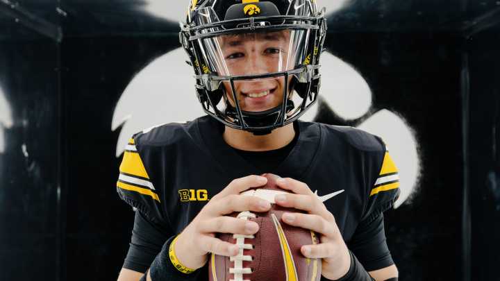 Why Iowa football 4-star QB signee Tradon Bessinger has 'it factor'