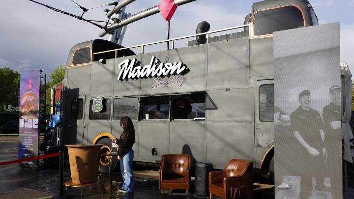 Un bar de Zaragoza da la sorpresa y se alza con la Champions Burguer celebrada en Puerto Venecia