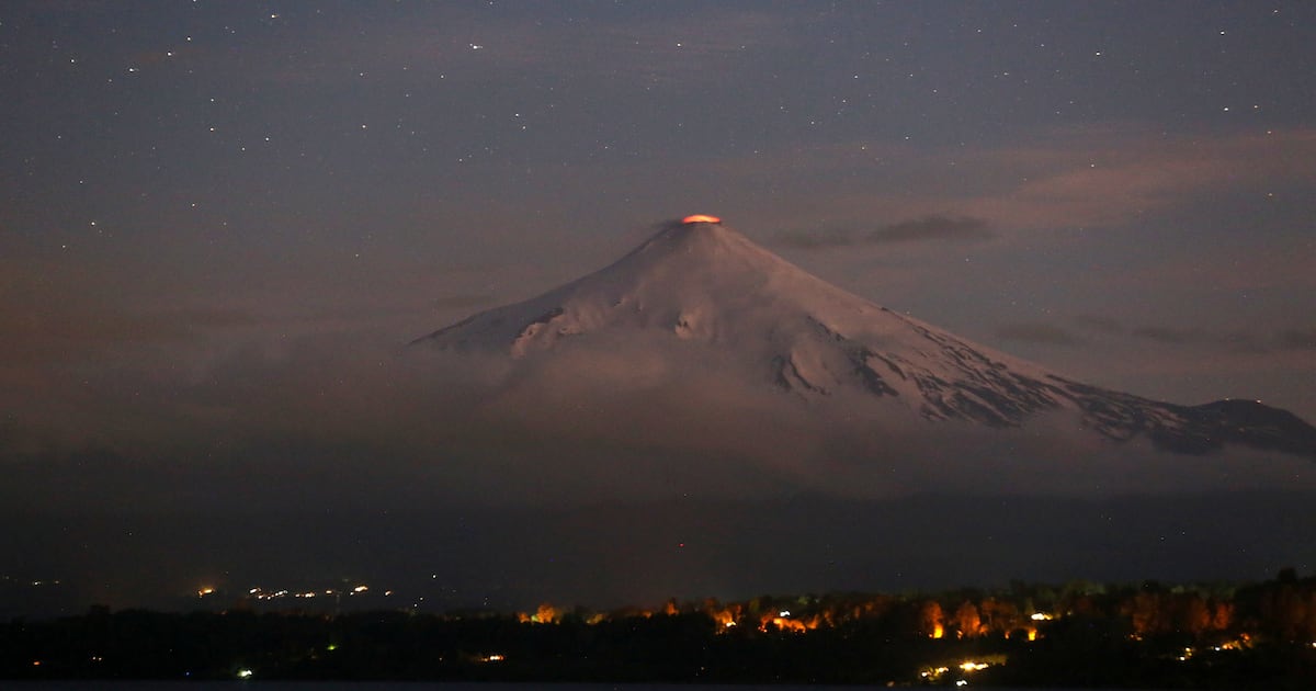 “Monitoreo y alertas no están comprometidas”: Sernageomin aclara que volcán Villarrica cuenta con más de 30 equipos operativos y red en línea para vigilancia