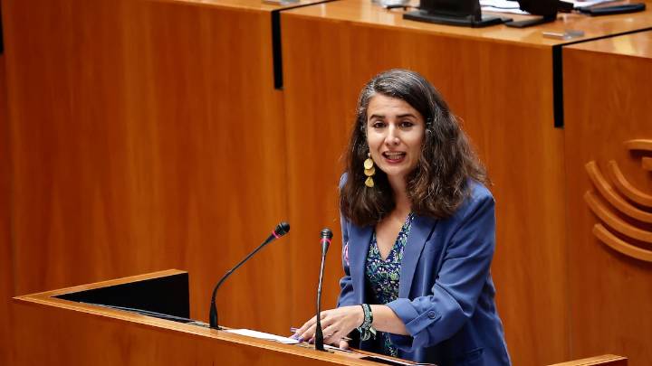 Irene de Miguel (Unidas por Extremadura): "No sé quiénes son los donantes del PP, pero cuando llegan a gobernar aparecen empresas de la nada con licitaciones públicas"