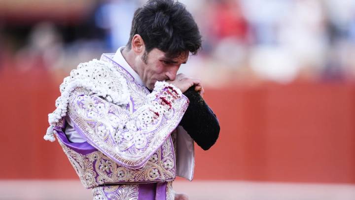 Cayetano Rivera, pillado con otra mujer: "No es española y tiene 40 años