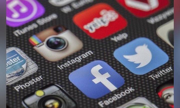 Editorial: Teens face social media ban