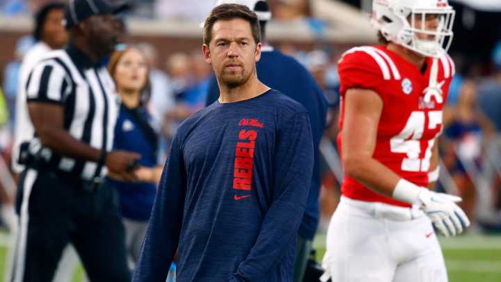 Charlie Weis returns, saves Ole Miss as it fights with Lane Kiffin
