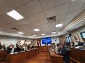 El Ayuntamiento de Benalmádena celebra la aprobación del presupuesto: más desarrollo y apoyo a colectivos sociales