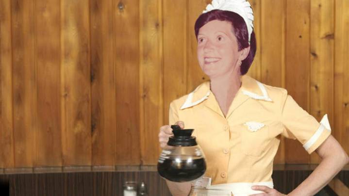 Mennonite Man Leaves Record $0.10 Tip at Local Diner